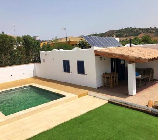 3 bedrooms house with shared pool enclosed garden and wifi at Montecote 5 km away from the beach