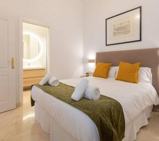 MuMu Luxury Suite Lirio by Valcambre