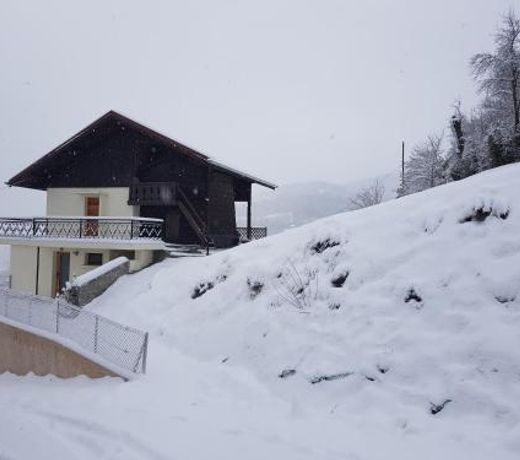Chalet avec terrasse et vue sur le Mt-Blanc