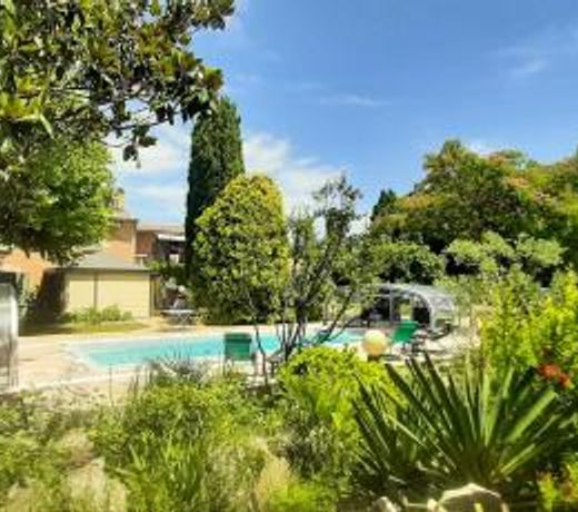 Maison de 2 chambres avec piscine partagee jardin amenage et wifi a Le Thor