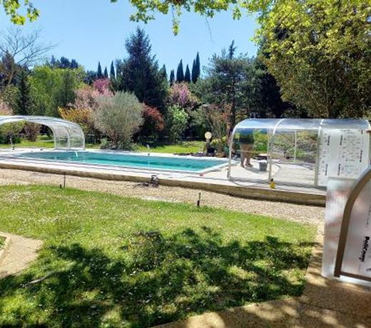 Maison de 2 chambres avec piscine partagee jardin amenage et wifi a Le Thor
