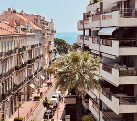 Appartement prive vue mer Cannes centre Gray d'Albion