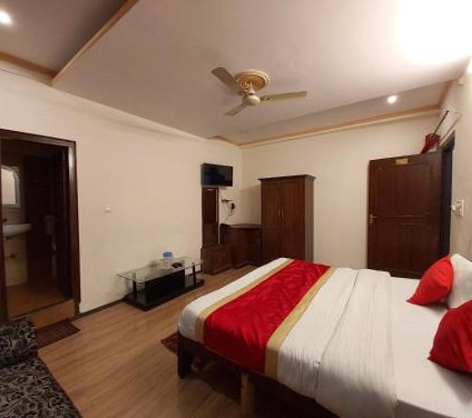 Goroomgo Hotel Near Rajbhawan Nainital