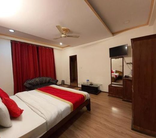 Goroomgo Hotel Near Rajbhawan Nainital