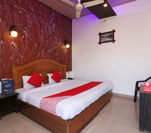 OYO 70459 Mukund Vihar Inn