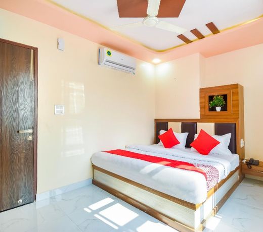 OYO Flagship 67616 Hotel Classico Inn