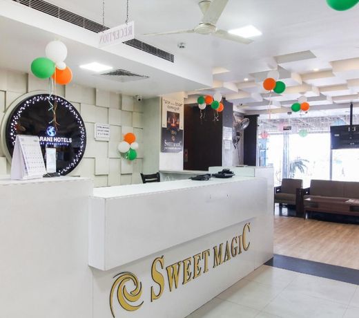 OYO Townhouse 693 MANSION SUITES