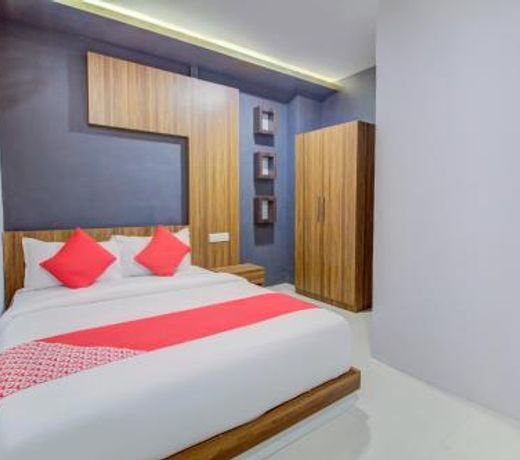 OYO 69614 Hotel Diamond