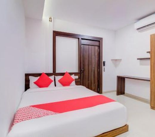OYO 69614 Hotel Diamond