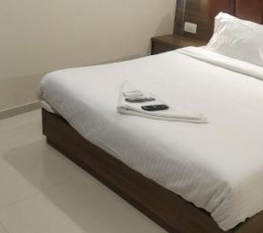 UGo Stay 005 Hotel Avion Palace Near Exhibition Center