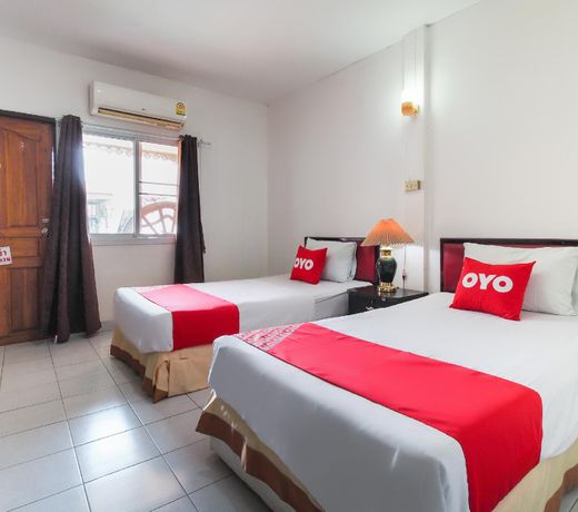 OYO 654 Samanmit Inn Hotel