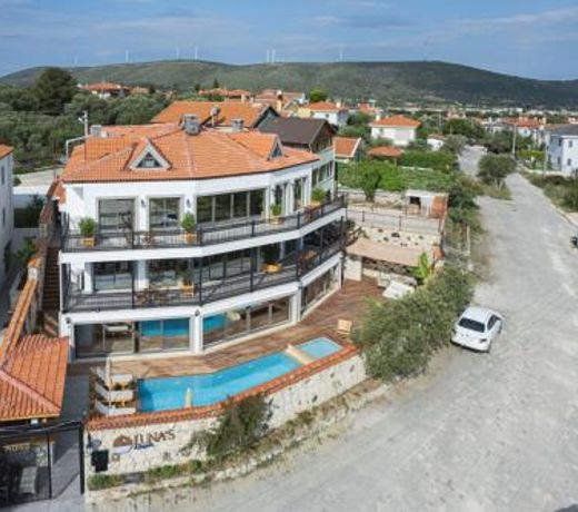 Lunas Alaçatı