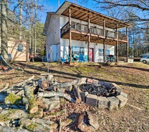 Lakefront Delta Cottage with Views, Canoe and Dock!