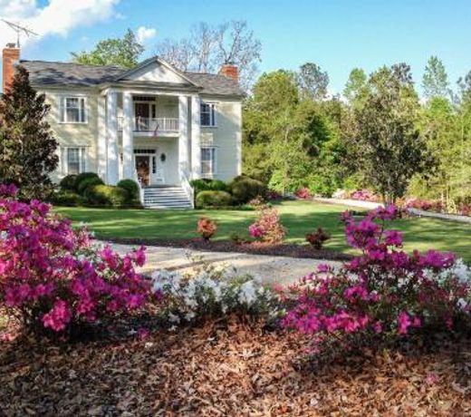 1840s Historic LaFayette Retreat with Guest House!
