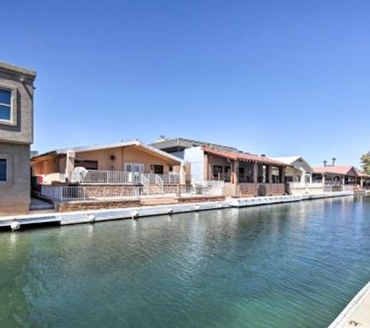 Canalfront Family Home with Private 50-Foot Dock!