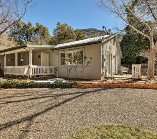 Tranquil and Scenic Sedona Home by Oak Creek Canyon!