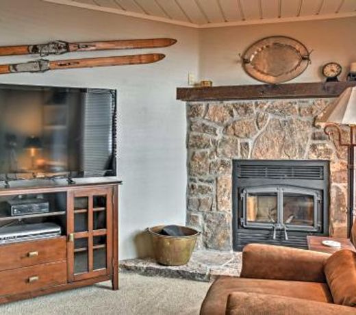 Eagles Nest Crested Butte Townhome with Mtn Views