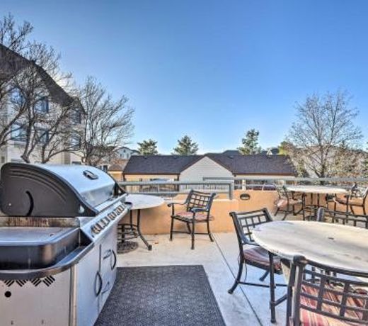 Greenwood Village Studio with Gym Access in DTC!