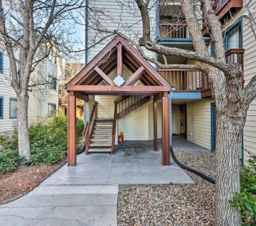 Greenwood Village Studio with Gym Access in DTC!
