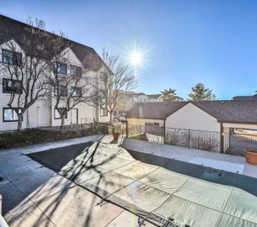Greenwood Village Studio with Gym Access in DTC!