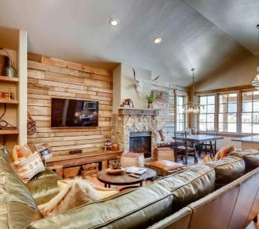 Updated Western Cabin Just 2 Blocks To Grand Lake!