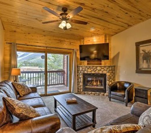 Cozy Condo with Mtn Views and Deck - Walk to Grand Lake!
