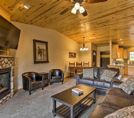 Cozy Condo with Mtn Views and Deck - Walk to Grand Lake!