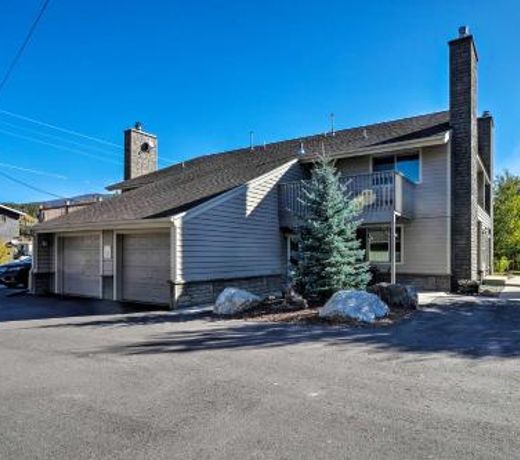 Grand Lake Condo with Balcony - 1 Block to Water