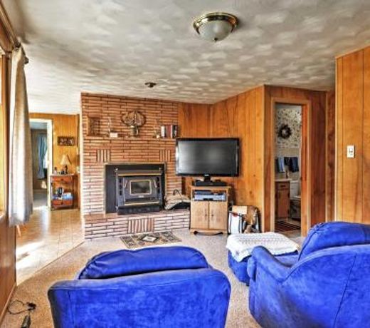 South Fork Log Cabin with Beautiful Mountain Views!