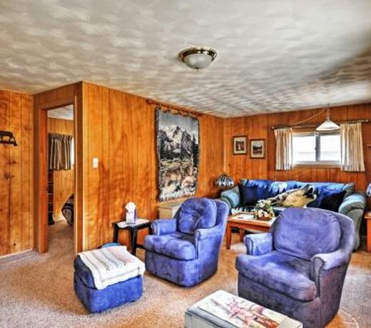 South Fork Log Cabin with Beautiful Mountain Views!
