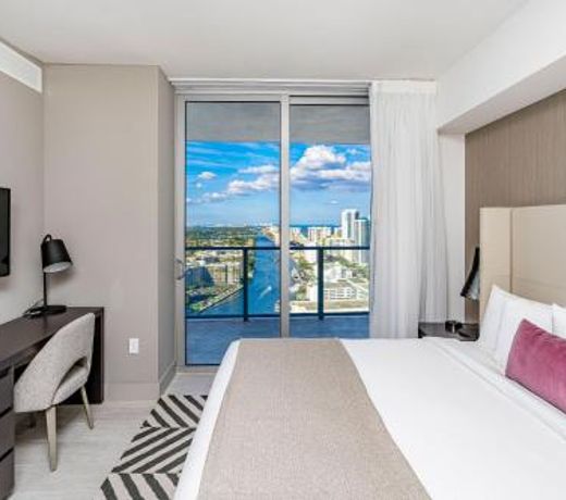 Hyde Beach House Hollywood Private Suites