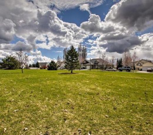 Cozy Getaway with Yard and Patio 4 Mi to Hayden Lake!