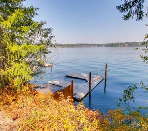 Hillside Home with Dock, 10 Min to Coeur dAlene