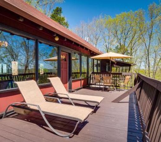 Ledge Lodge with Pool and Cumberland Valley Views!