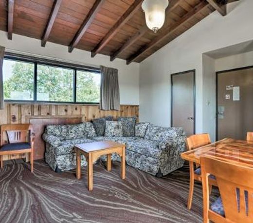 Burkesville Apt with Deck, Views and Pool Access!