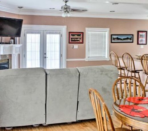 Waterfront Villa 23 Miles to Downtown New Orleans