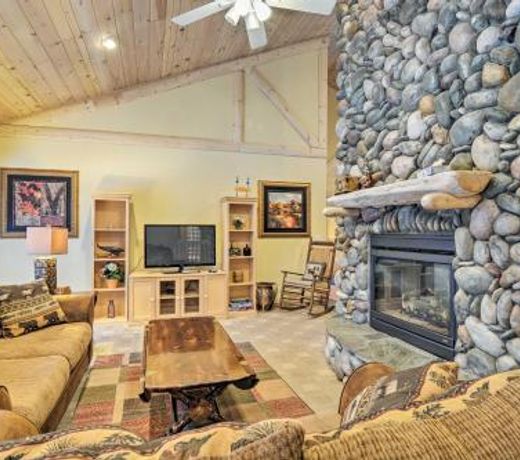 Rustic Northern Retreat with Sauna by Traverse City!