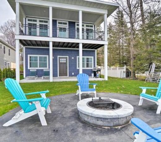 Lakefront Cadillac Home with Dock - Mins to Hiking