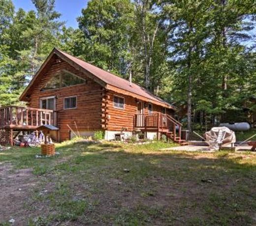 Thunder Cove Cabin Manistique Cabin with Lake View!