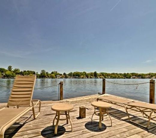 Bring Your Boat - Island Cottage on Evans Lake!