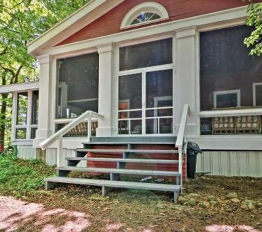 Bring Your Boat - Island Cottage on Evans Lake!