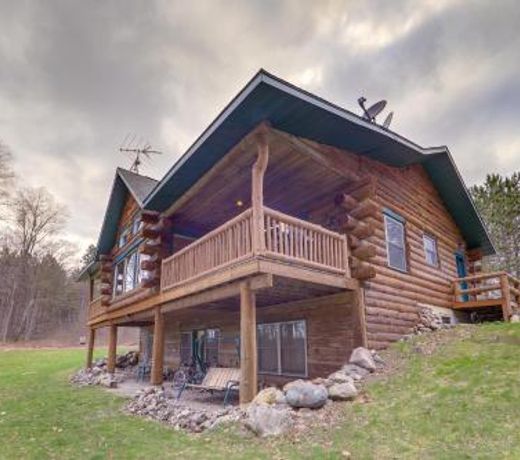 Lavish Tustin Cabin on 7 Acres with Fire Pit and Porch!
