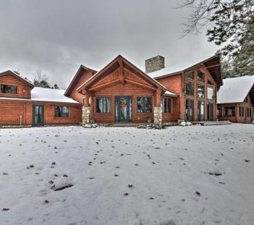 Expansive Ruth Lake Home with Dock, Firepit and Beach!