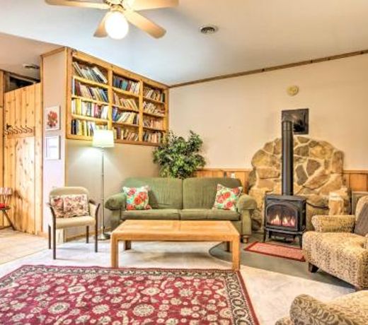Rural La Crescent Home with Views on Minnesota Bluffs