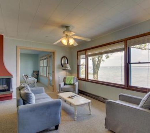 Pelican Lake Cabin with Breathtaking Sunset Views!