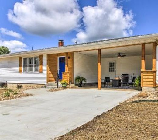 Modern Home with Patio and Grill, 1 Mi to Stockton Lake
