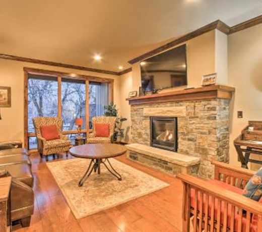 Red Lodge Townhome with Private Hot Tub and Mtn Views!