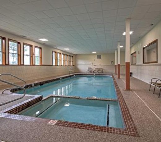 Lincoln Condo with Balcony and Mtn Views and Resort Perks