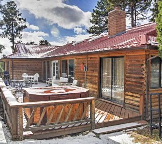 Rustic Alto Cabin with Hot Tub, Deck and Fireplace!