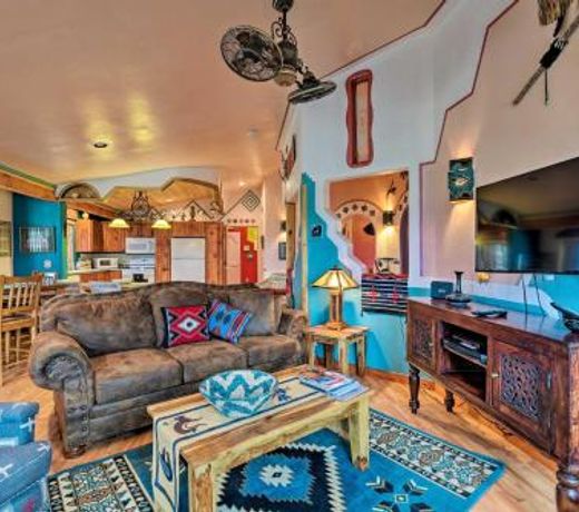 House on 1 half Acres - 30 Mins to Taos Ski Valley!